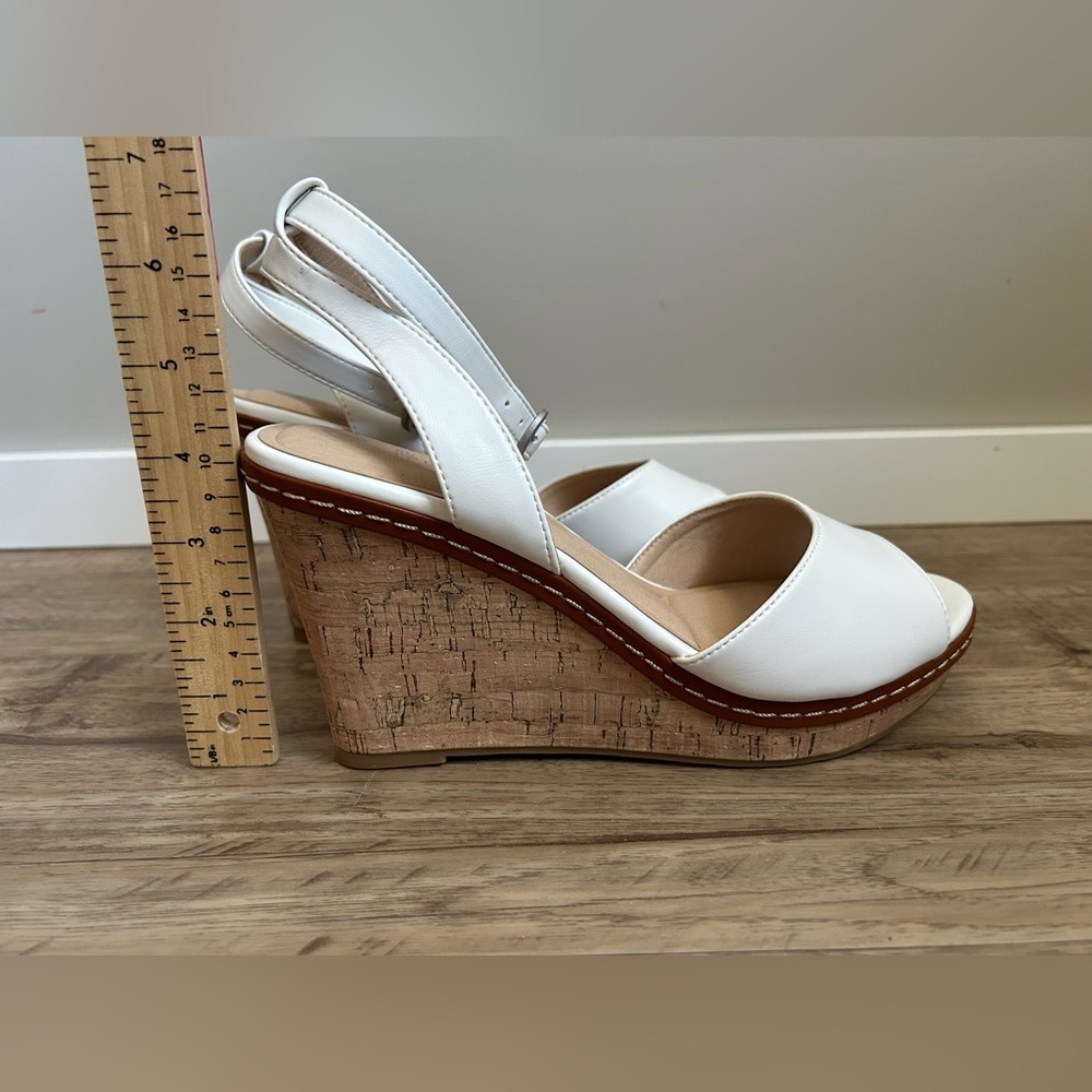 CL by Laundry Women's Beaming Cloud Patent cork Wedge ankle strap Sandal White - Picture 5 of 12